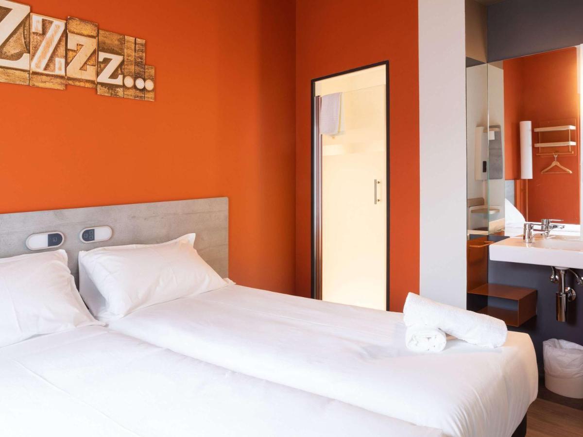 Ibis Budget Madrid Aeropuerto Exterior photo