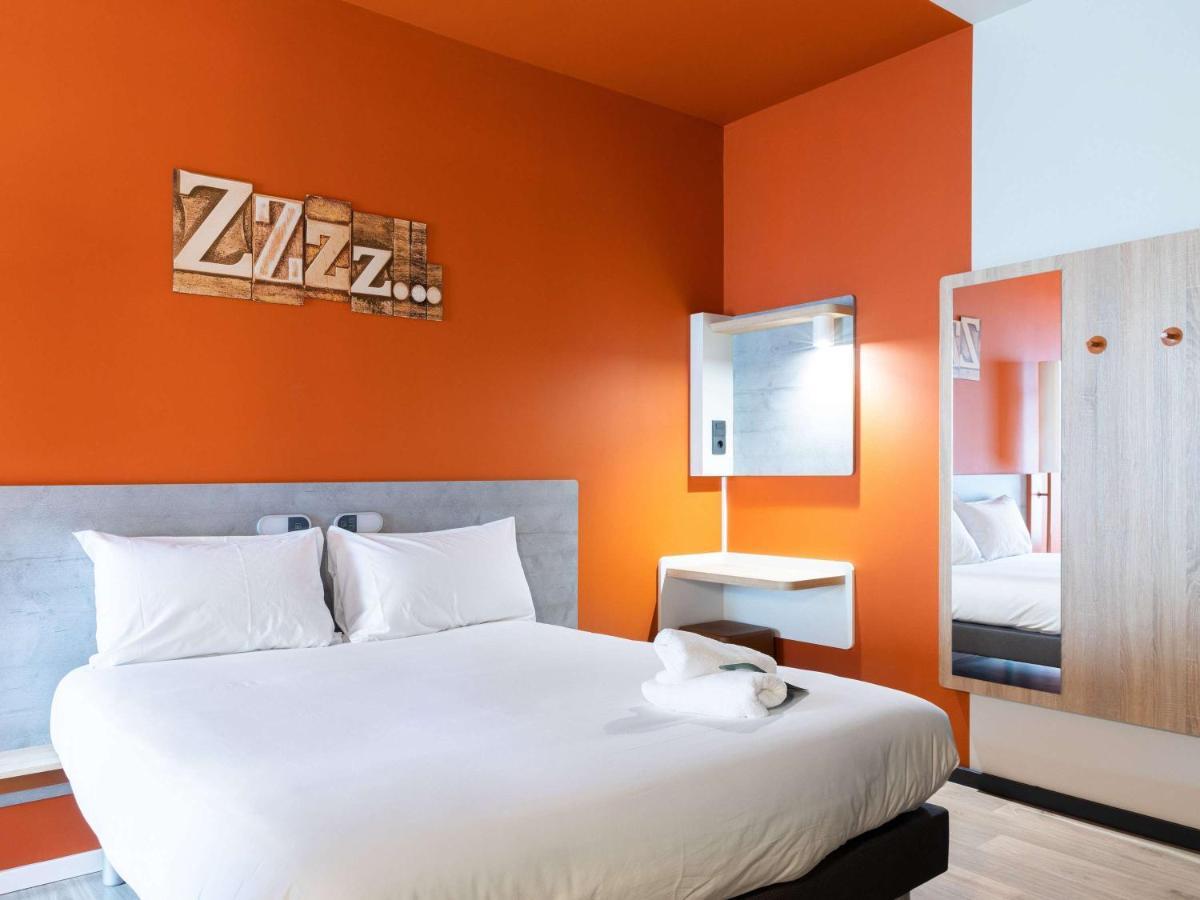 Ibis Budget Madrid Aeropuerto Exterior photo