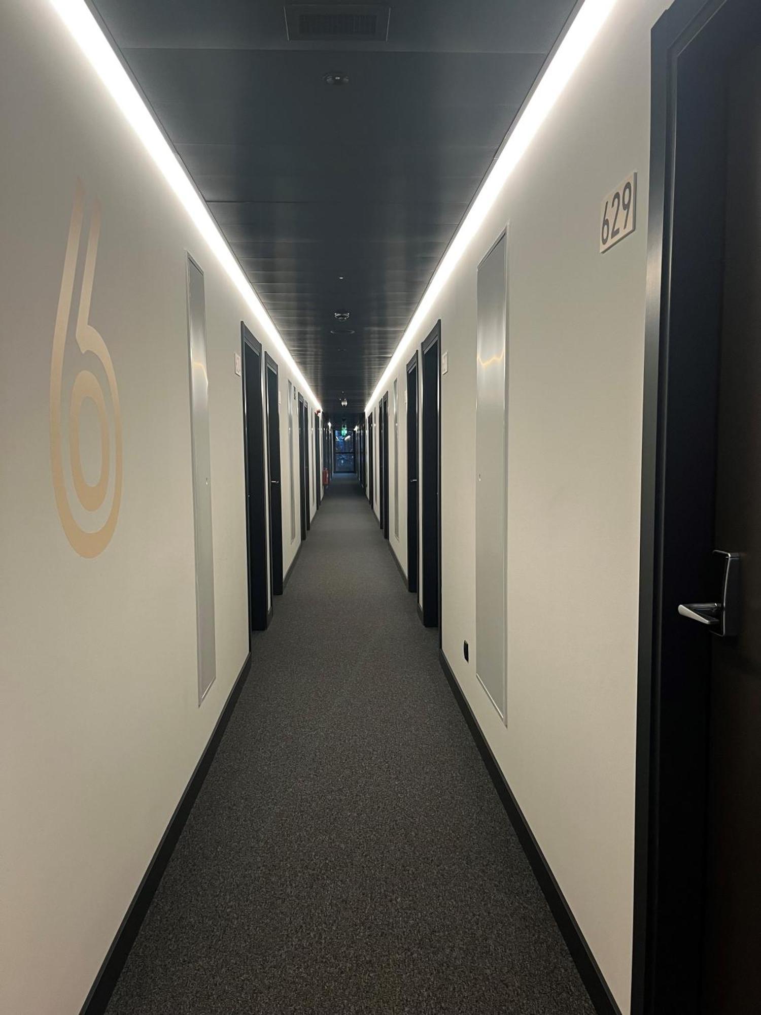 Ibis Budget Madrid Aeropuerto Exterior photo