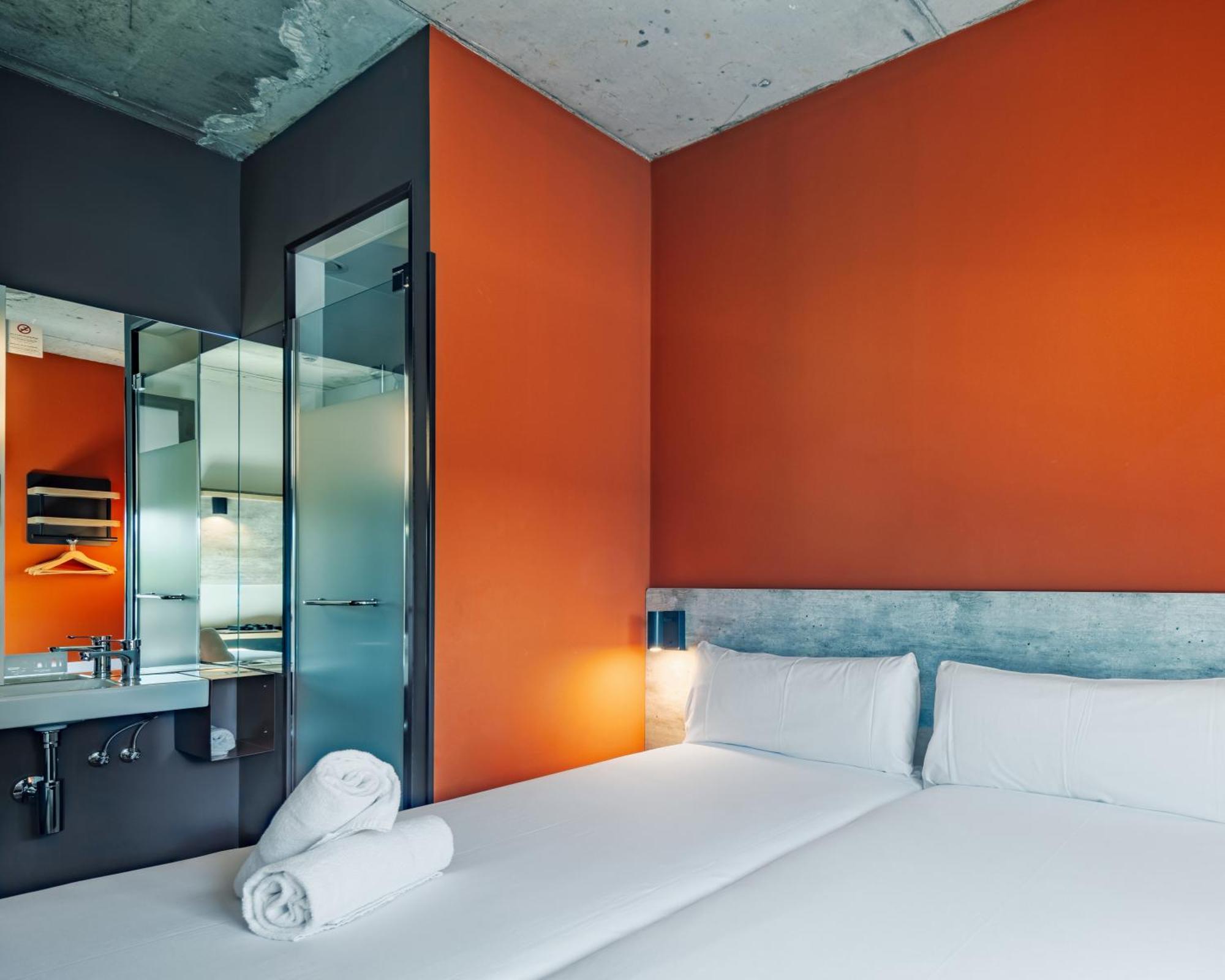 Ibis Budget Madrid Aeropuerto Exterior photo