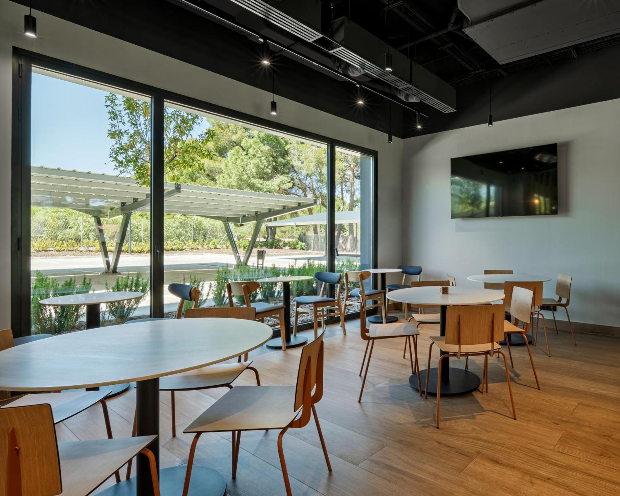 Ibis Budget Madrid Aeropuerto Exterior photo