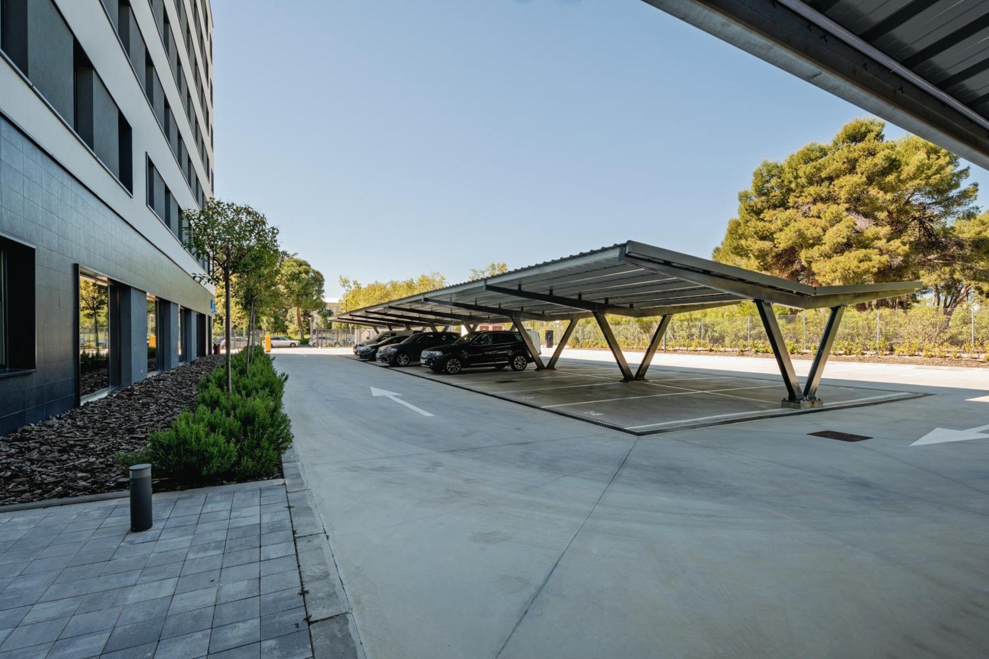 Ibis Budget Madrid Aeropuerto Exterior photo