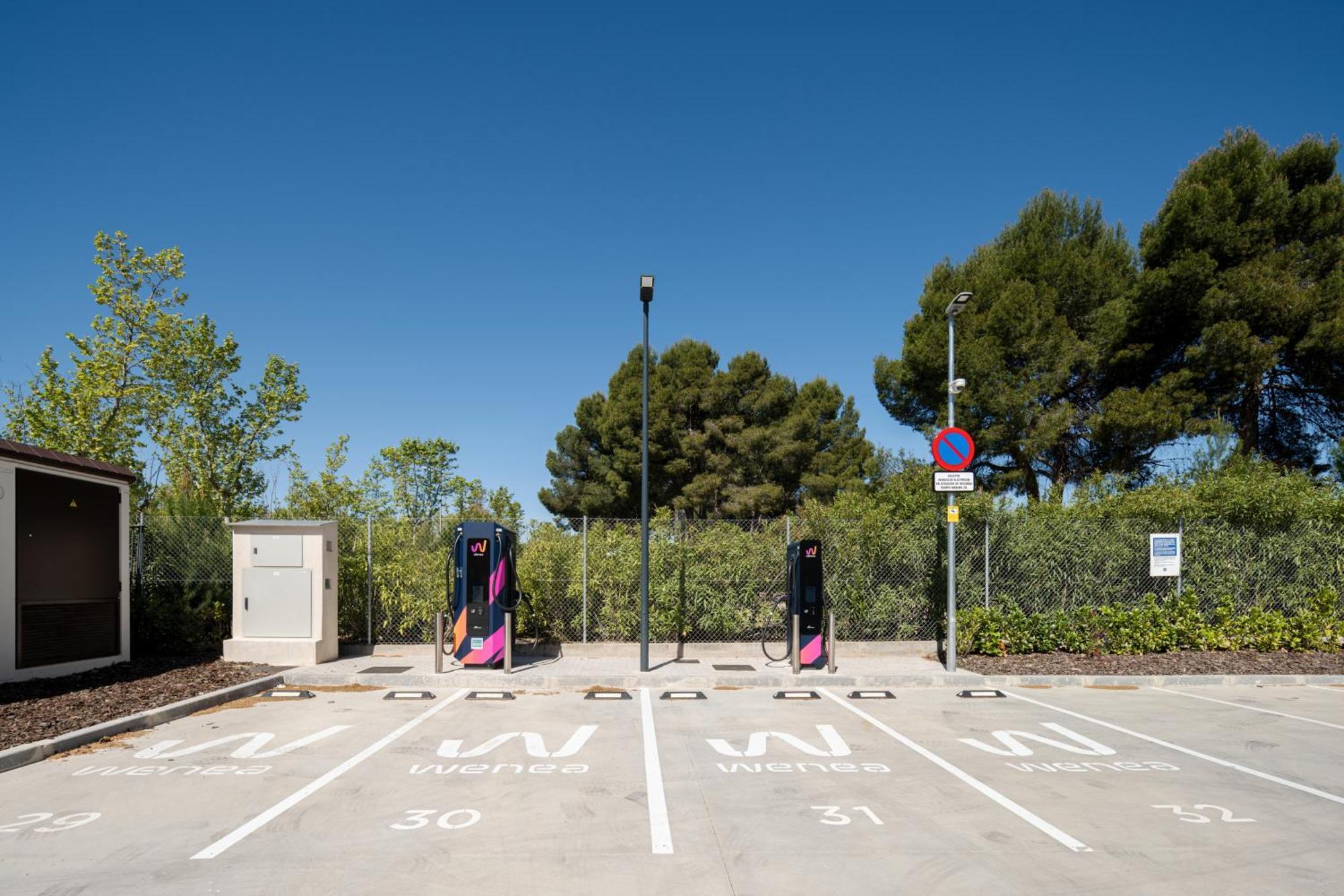 Ibis Budget Madrid Aeropuerto Exterior photo