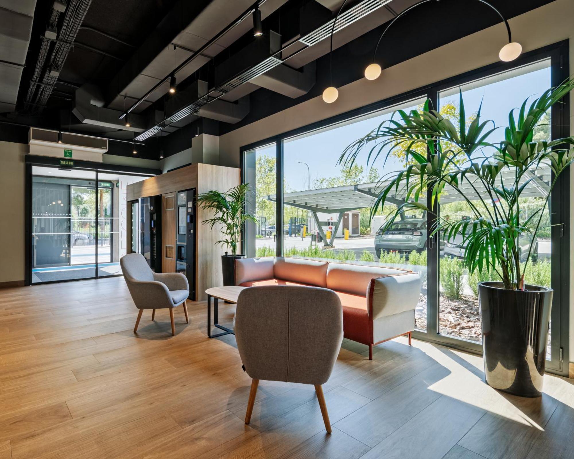 Ibis Budget Madrid Aeropuerto Exterior photo